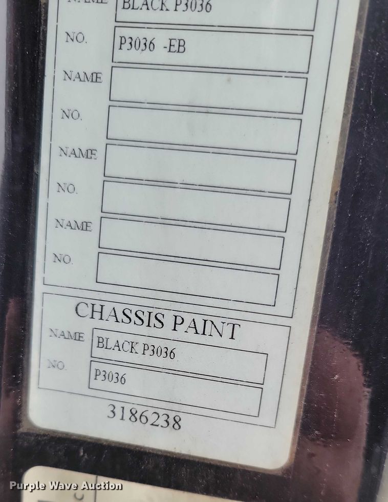 image for item NO9836 2017 Volvo VNL semi truck