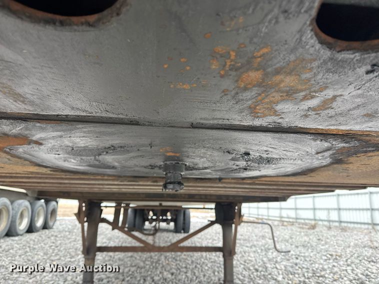 image for item YA0133 2014 Wabash dry van trailer