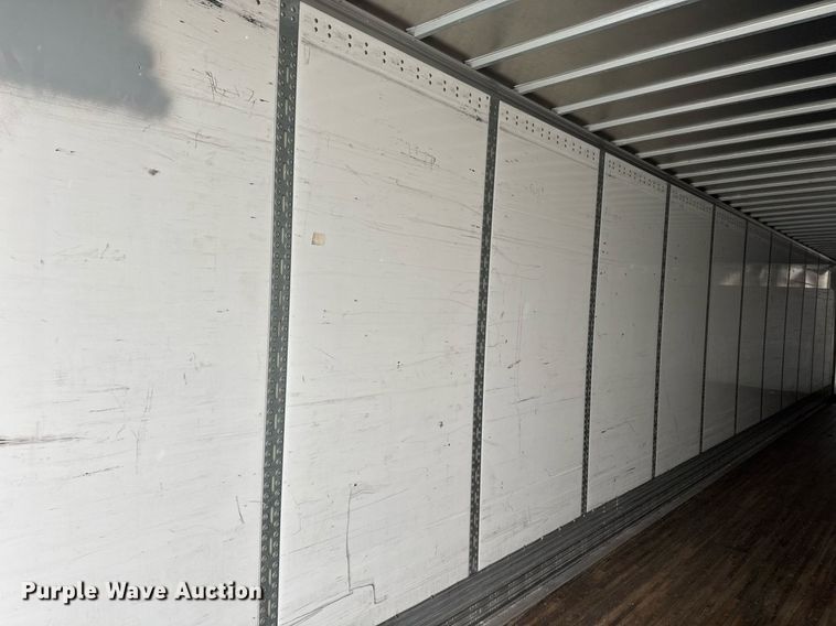 image for item YA0133 2014 Wabash dry van trailer