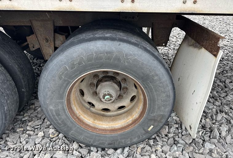 image for item YA0133 2014 Wabash dry van trailer
