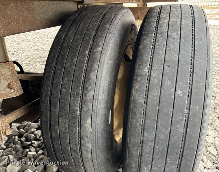 image for item YA0133 2014 Wabash dry van trailer