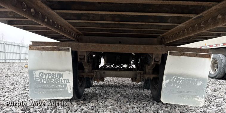 image for item YA0133 2014 Wabash dry van trailer