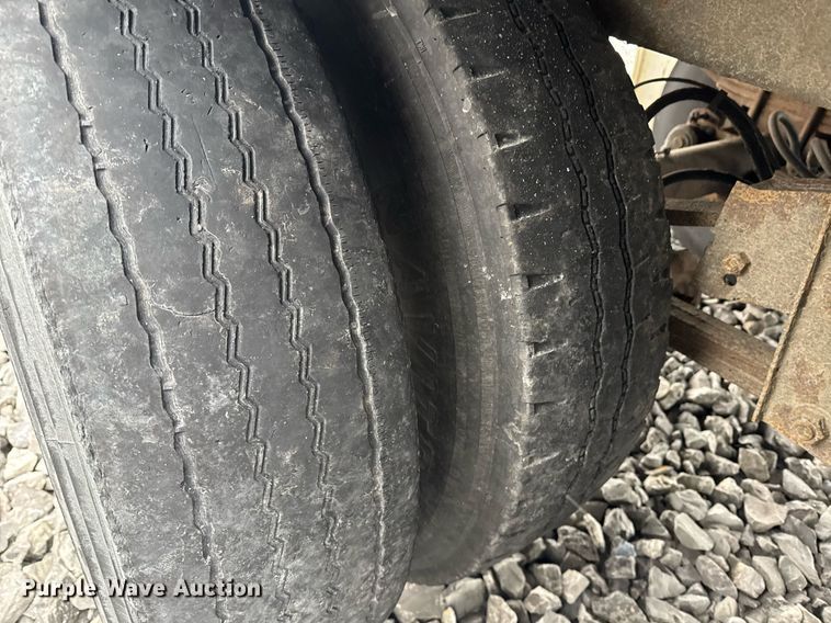 image for item YA0133 2014 Wabash dry van trailer