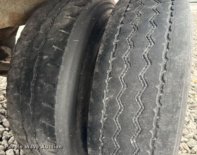 image for item YA0133 2014 Wabash dry van trailer