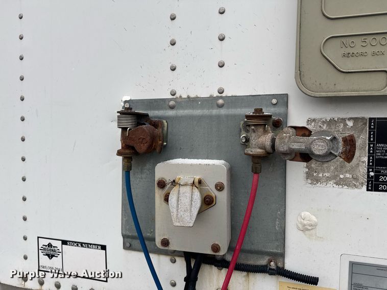 image for item YA0134 2014 Wabash dry van trailer