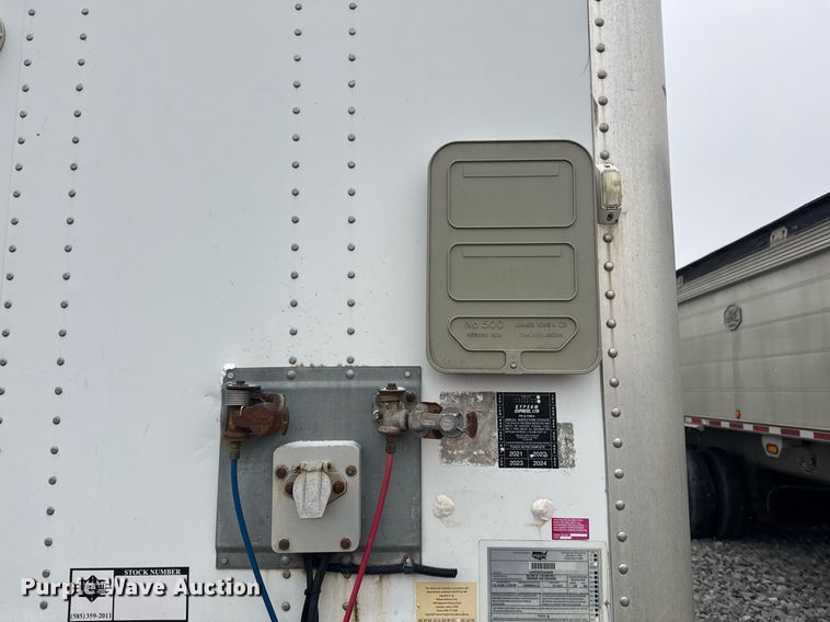 image for item YA0134 2014 Wabash dry van trailer