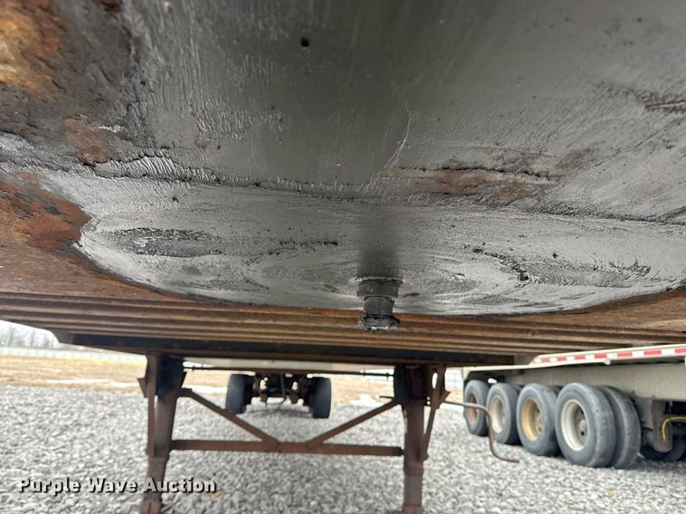 image for item YA0134 2014 Wabash dry van trailer