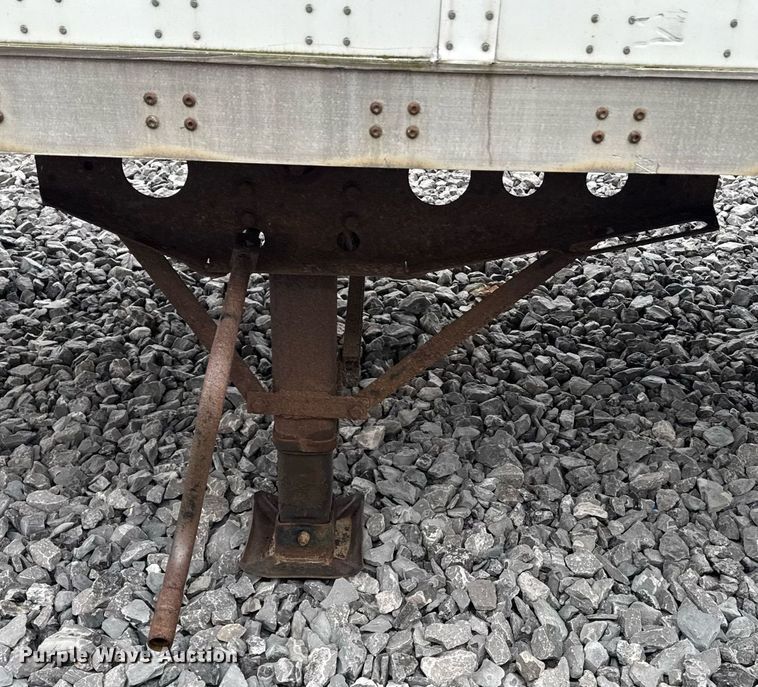 image for item YA0134 2014 Wabash dry van trailer