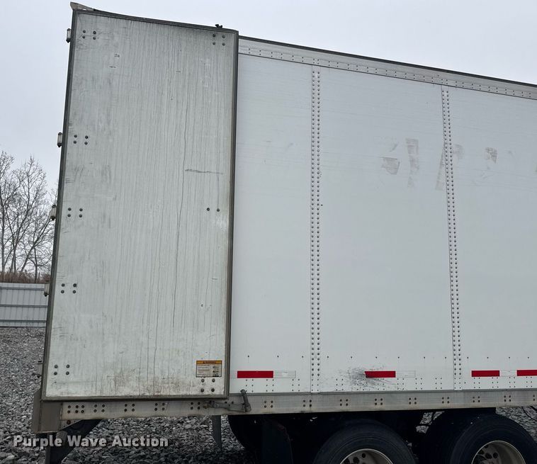 image for item YA0134 2014 Wabash dry van trailer