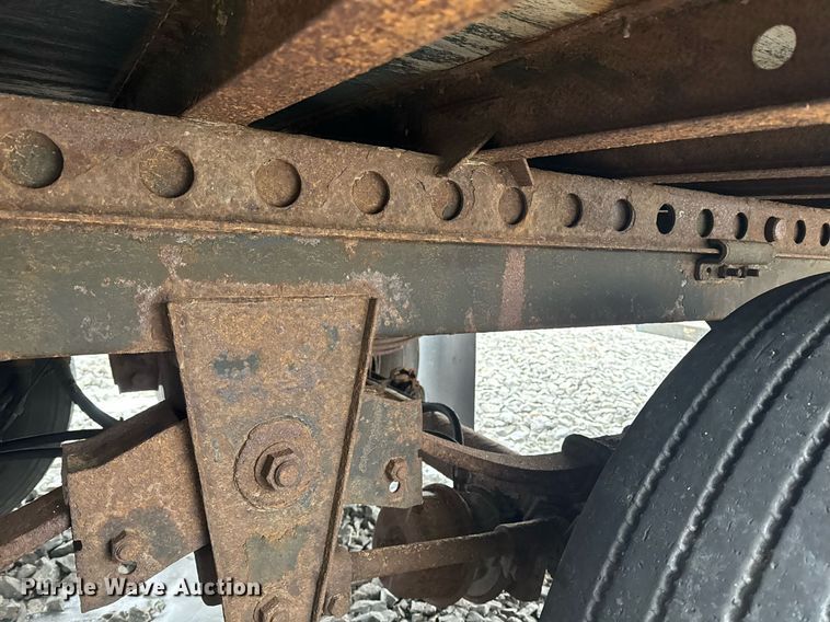 image for item YA0134 2014 Wabash dry van trailer