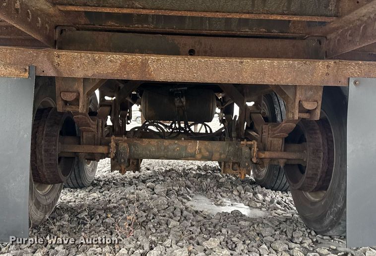 image for item YA0134 2014 Wabash dry van trailer