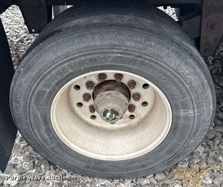 image for item YA0134 2014 Wabash dry van trailer