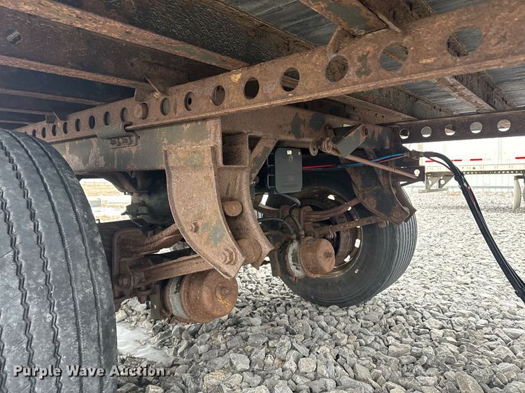 image for item YA0134 2014 Wabash dry van trailer