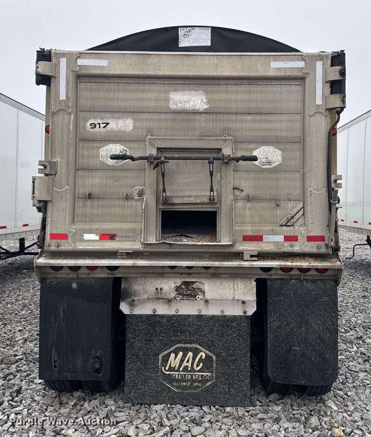 image for item YA0137 2007 Mac end dump trailer