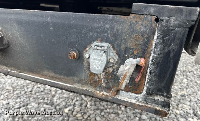 image for item YA0137 2007 Mac end dump trailer