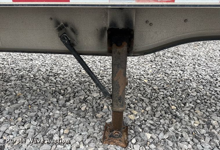 image for item YA0137 2007 Mac end dump trailer