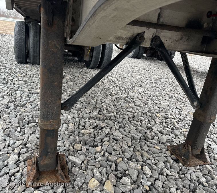 image for item YA0137 2007 Mac end dump trailer