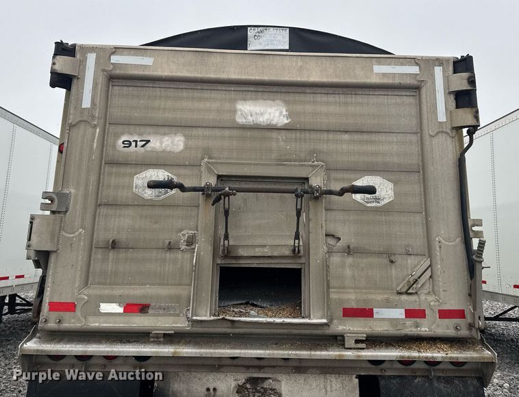 image for item YA0137 2007 Mac end dump trailer