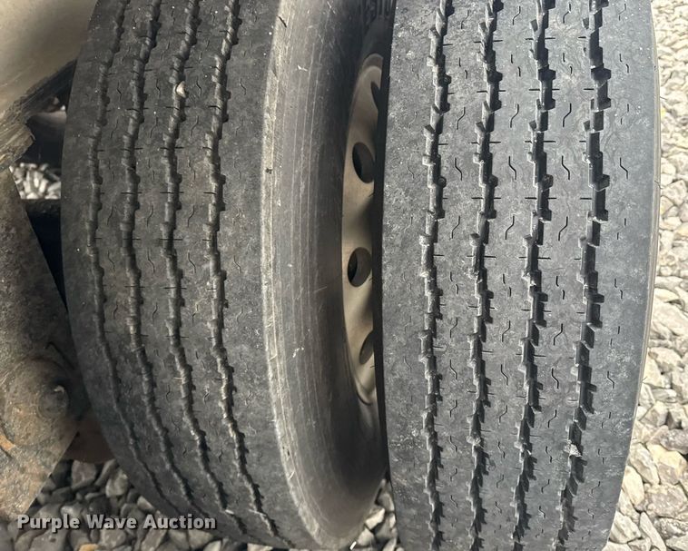 image for item YA0137 2007 Mac end dump trailer