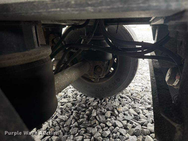 image for item YA0137 2007 Mac end dump trailer