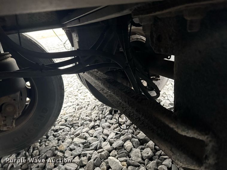 image for item YA0137 2007 Mac end dump trailer