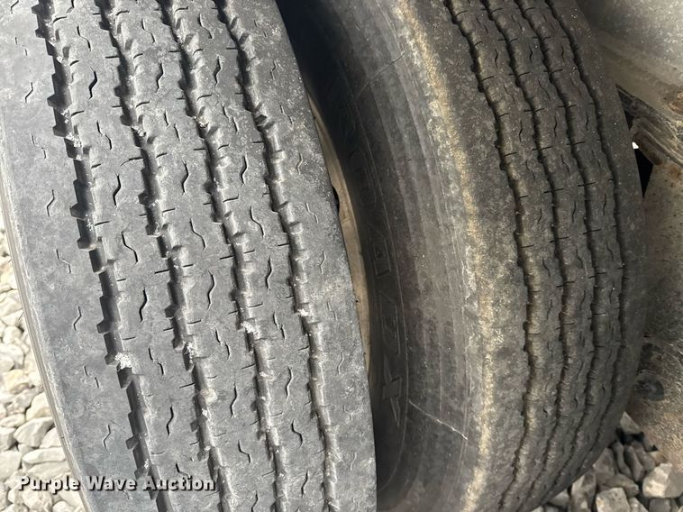 image for item YA0137 2007 Mac end dump trailer