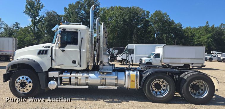 image for item YA0869 2023 Mack GR64FT semi truck