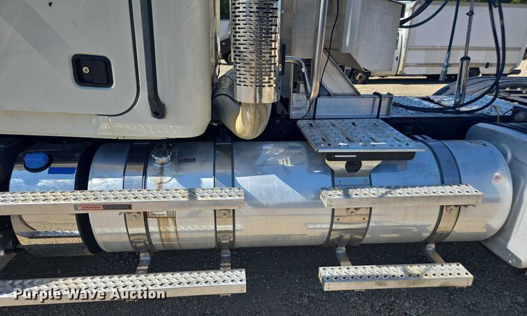 image for item YA0869 2023 Mack GR64FT semi truck