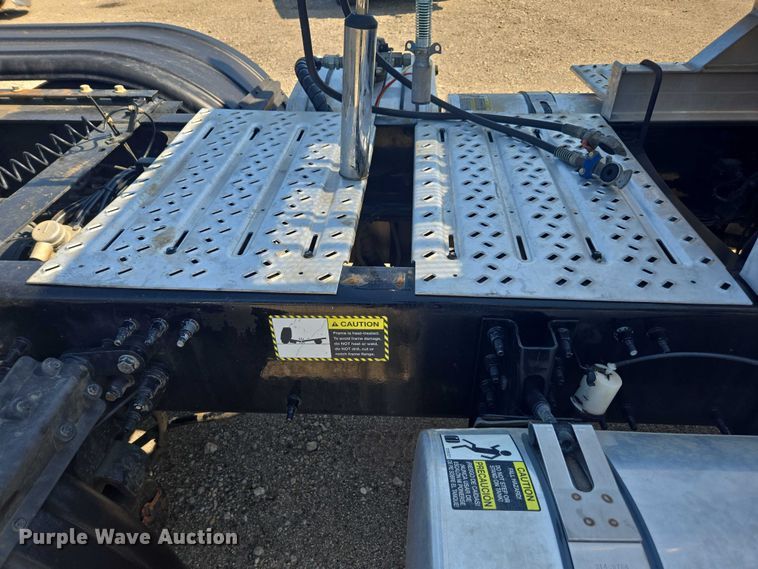 image for item YA0869 2023 Mack GR64FT semi truck