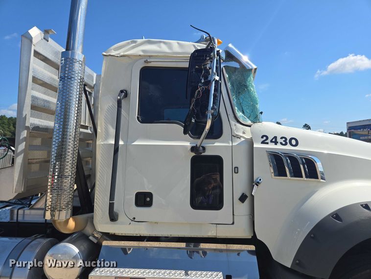 image for item YA0869 2023 Mack GR64FT semi truck