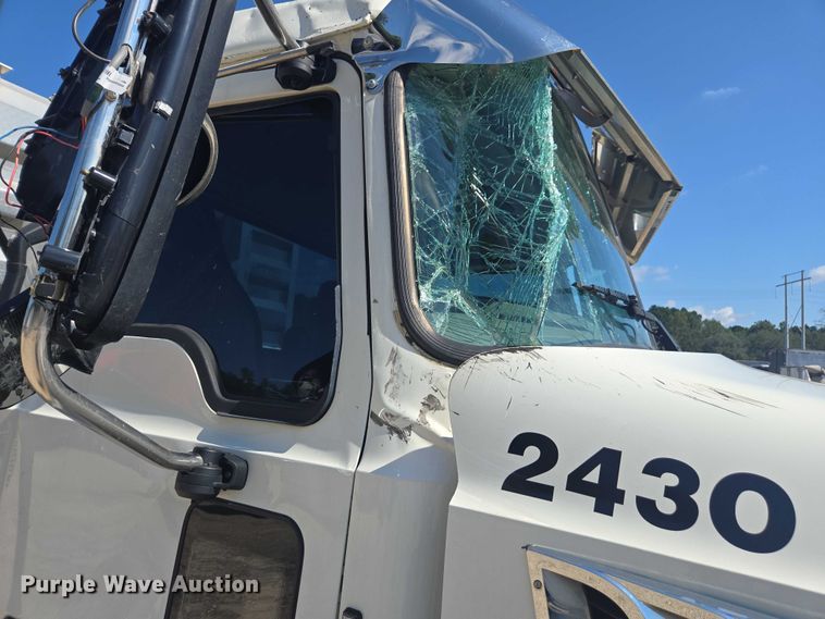 image for item YA0869 2023 Mack GR64FT semi truck