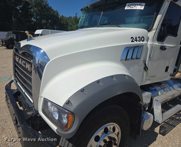 image for item YA0869 2023 Mack GR64FT semi truck