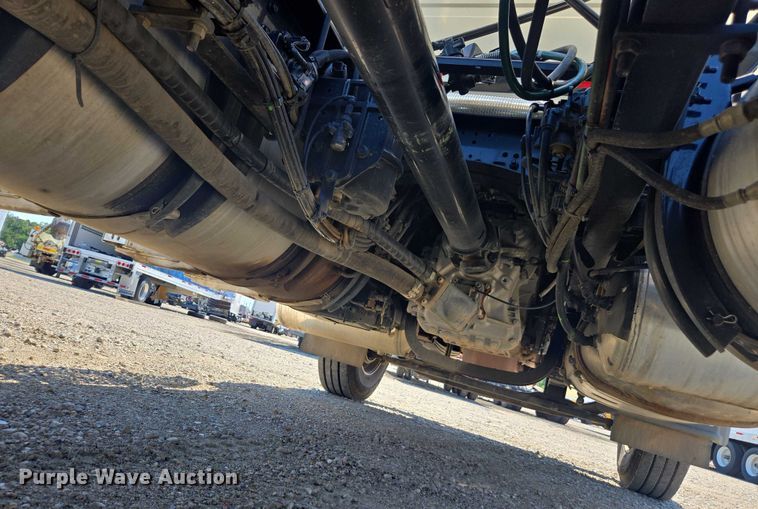 image for item YA0869 2023 Mack GR64FT semi truck