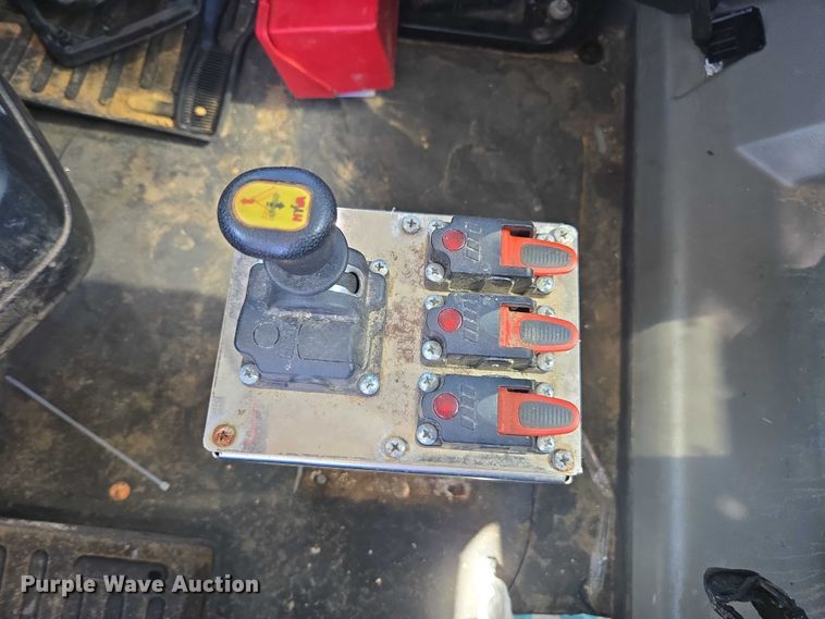 image for item YA0869 2023 Mack GR64FT semi truck