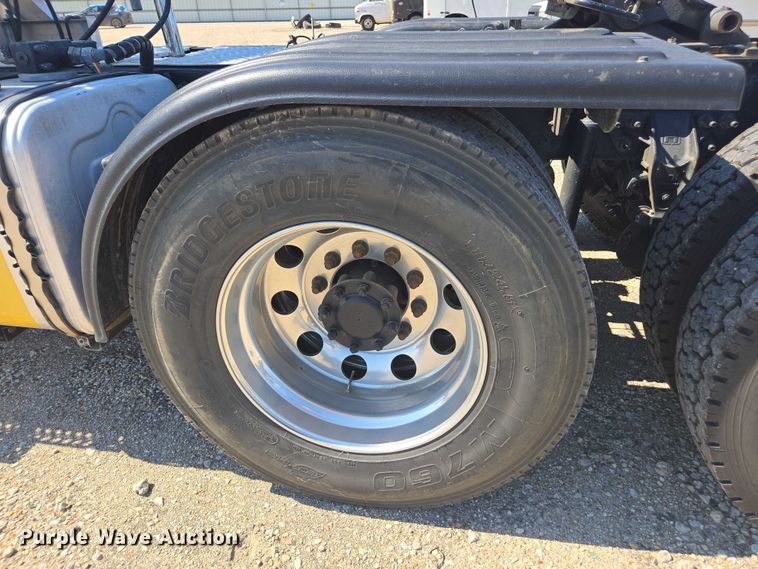 image for item YA0869 2023 Mack GR64FT semi truck