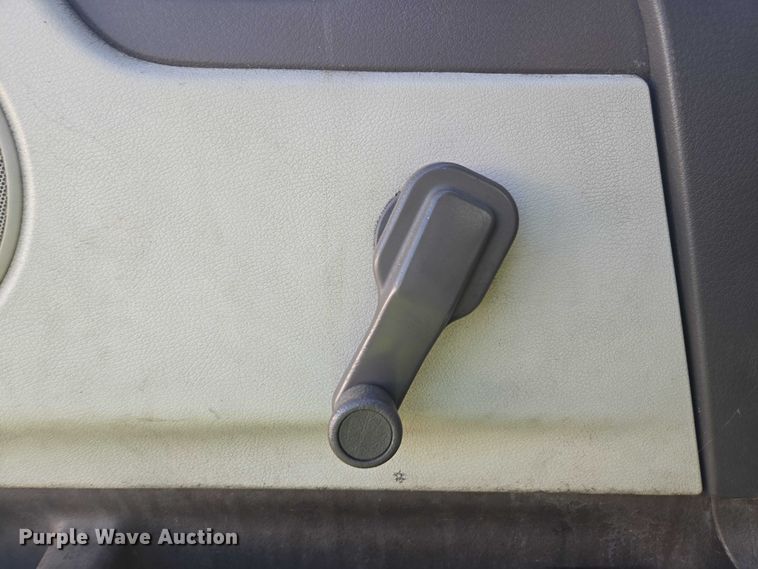 image for item YA0873 2014 Volvo VNL semi truck