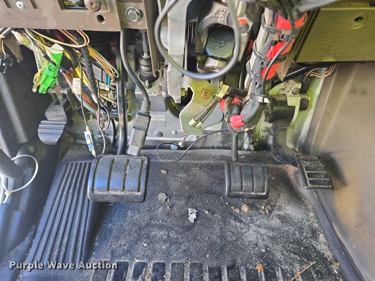 image for item YA0873 2014 Volvo VNL semi truck