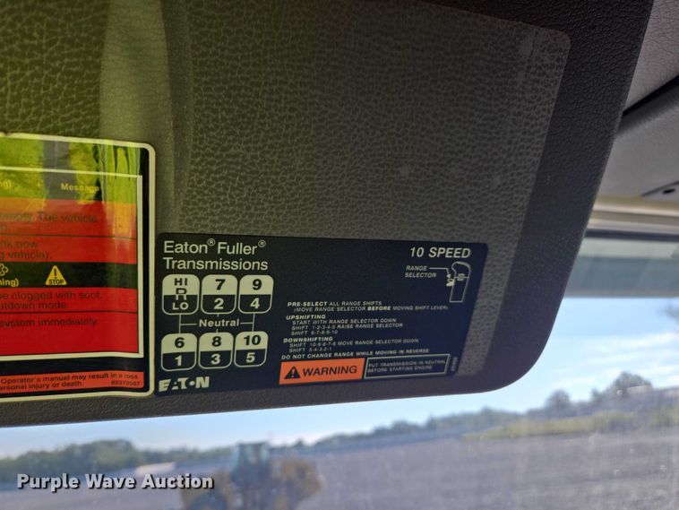 image for item YA0873 2014 Volvo VNL semi truck