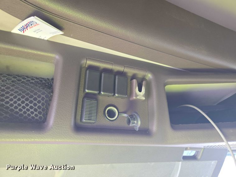 image for item YA0873 2014 Volvo VNL semi truck