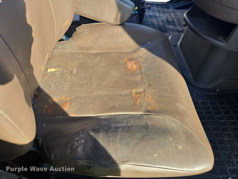 image for item YA0873 2014 Volvo VNL semi truck