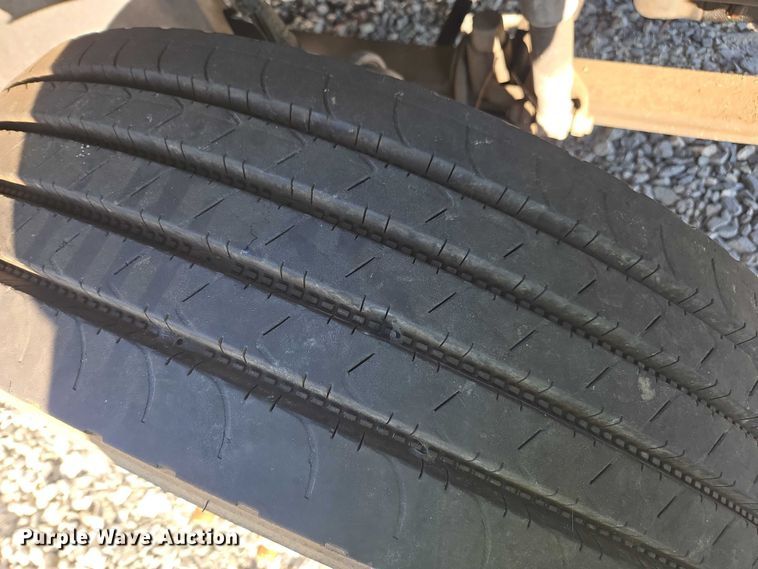 image for item YA0873 2014 Volvo VNL semi truck