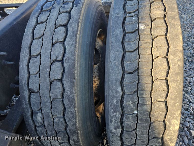 image for item YA0873 2014 Volvo VNL semi truck