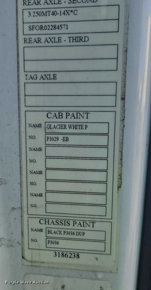 image for item YA0873 2014 Volvo VNL semi truck