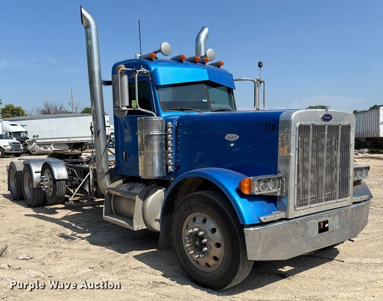 image for item YA0948 2007 Peterbilt 379 semi truck