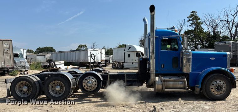 image for item YA0948 2007 Peterbilt 379 semi truck