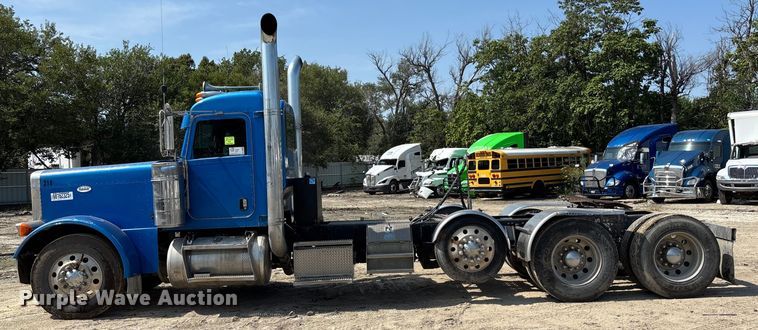 image for item YA0948 2007 Peterbilt 379 semi truck