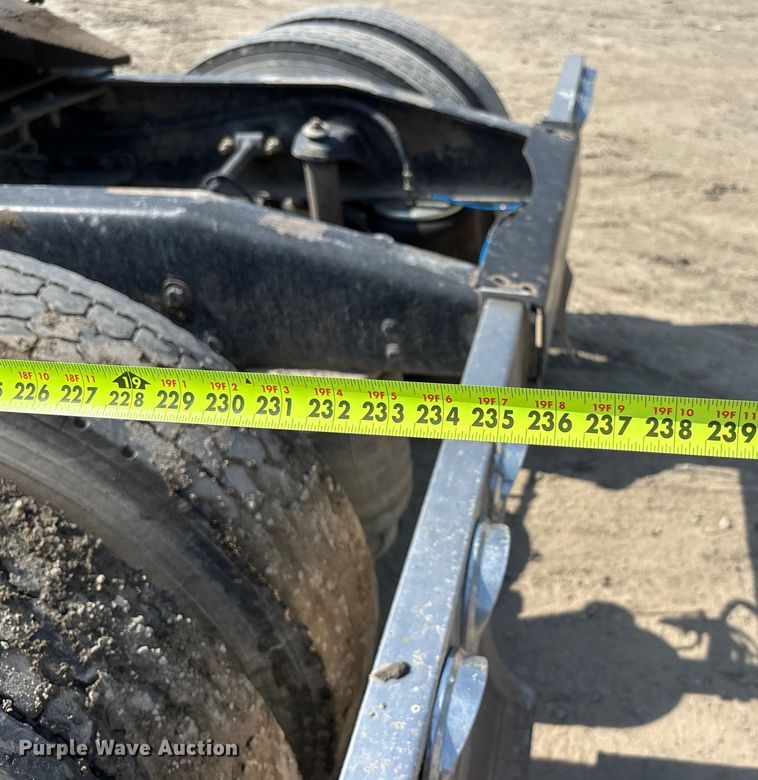 image for item YA0948 2007 Peterbilt 379 semi truck