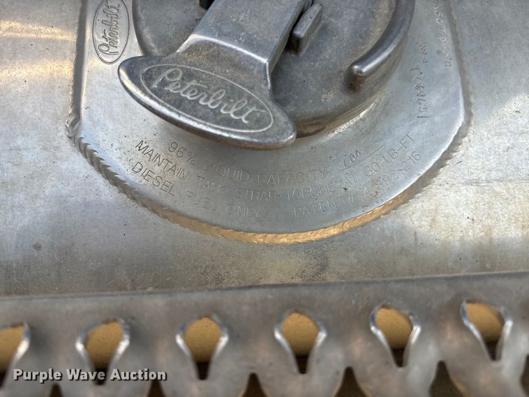 image for item YA0948 2007 Peterbilt 379 semi truck