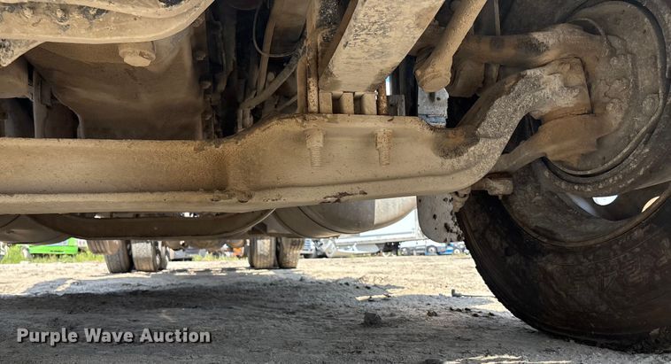 image for item YA0948 2007 Peterbilt 379 semi truck