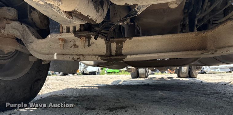 image for item YA0948 2007 Peterbilt 379 semi truck